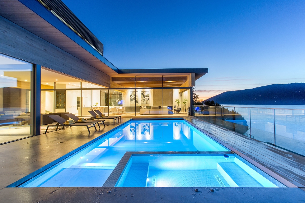 West Vancouver Waterfront Homes for Sale